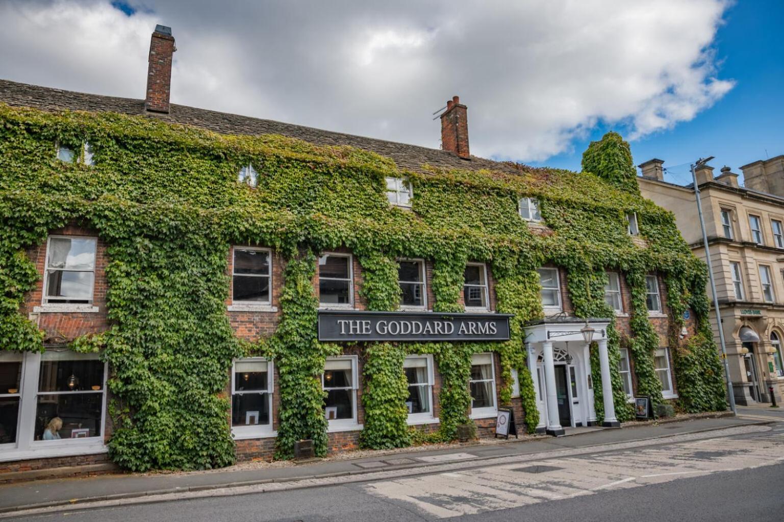 The Goddard Arms Hotel Swindon Esterno foto